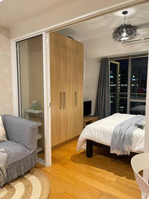 The Serene Escape Rockwell Makati City View 1Br Apartment Манила Екстериор снимка