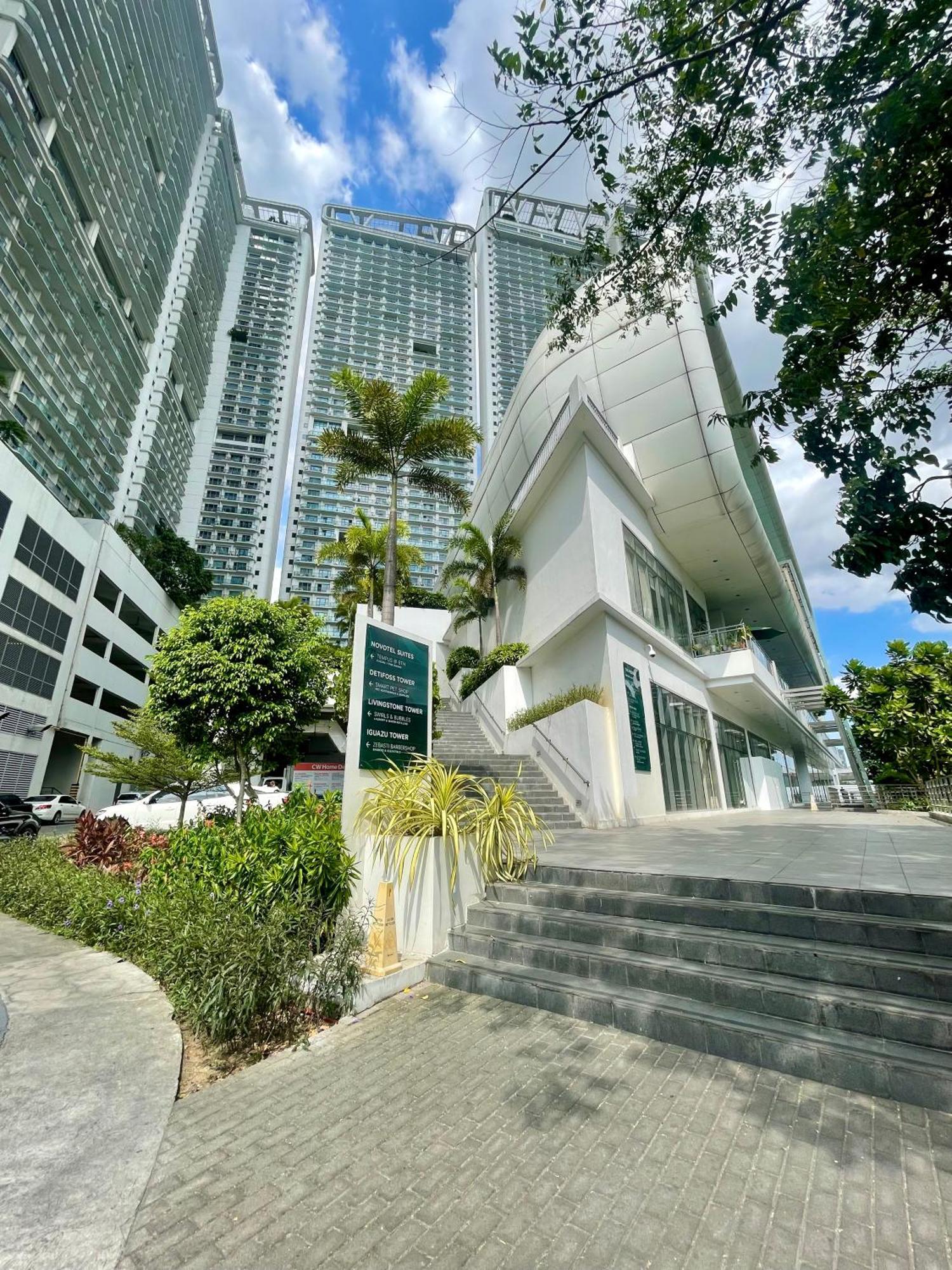 The Serene Escape Rockwell Makati City View 1Br Apartment Манила Екстериор снимка
